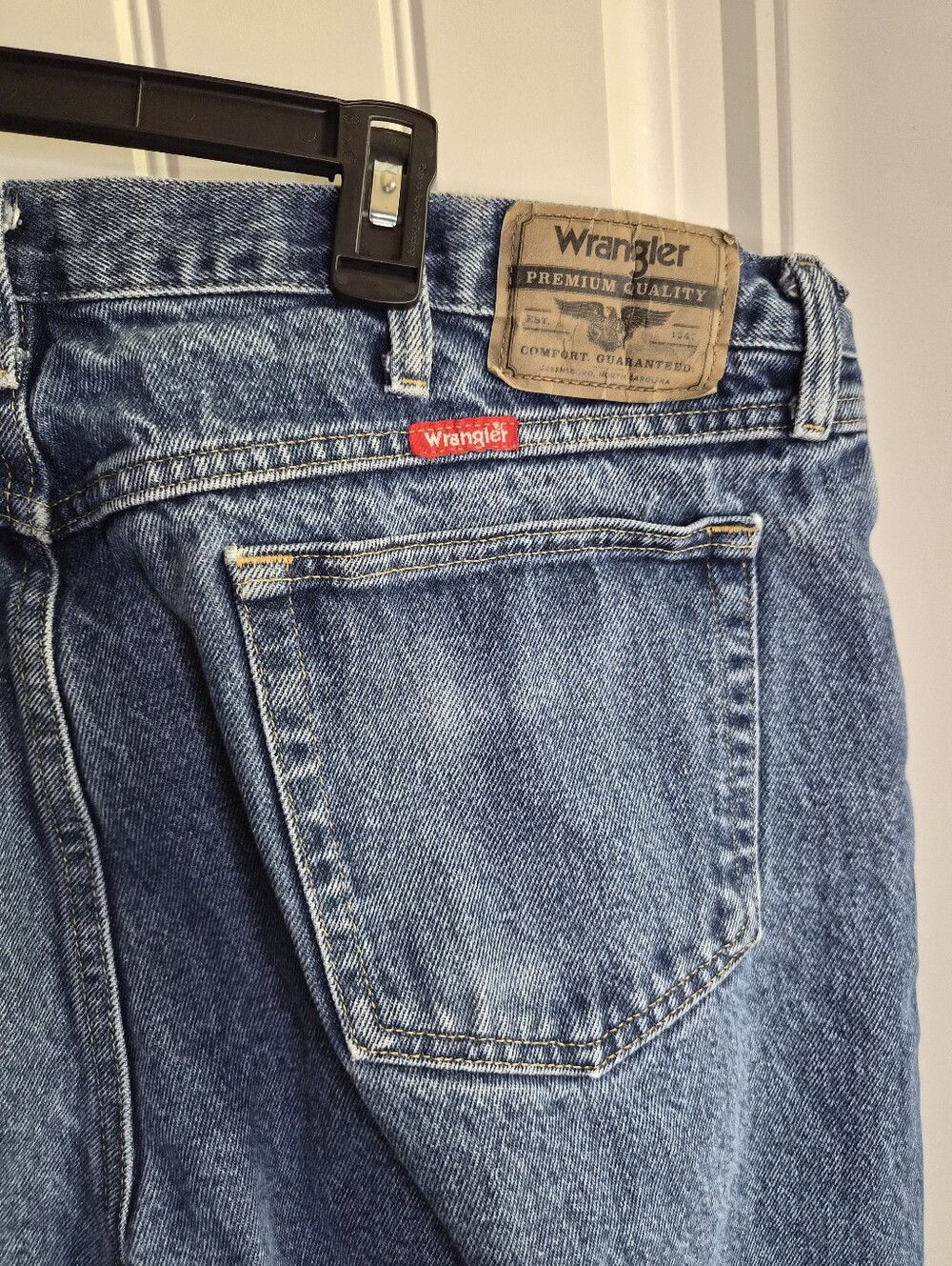 40 x 34 Wrangler Jeans Mens Blue Medium Wash Relaxed Fit Western Denim Cowboy